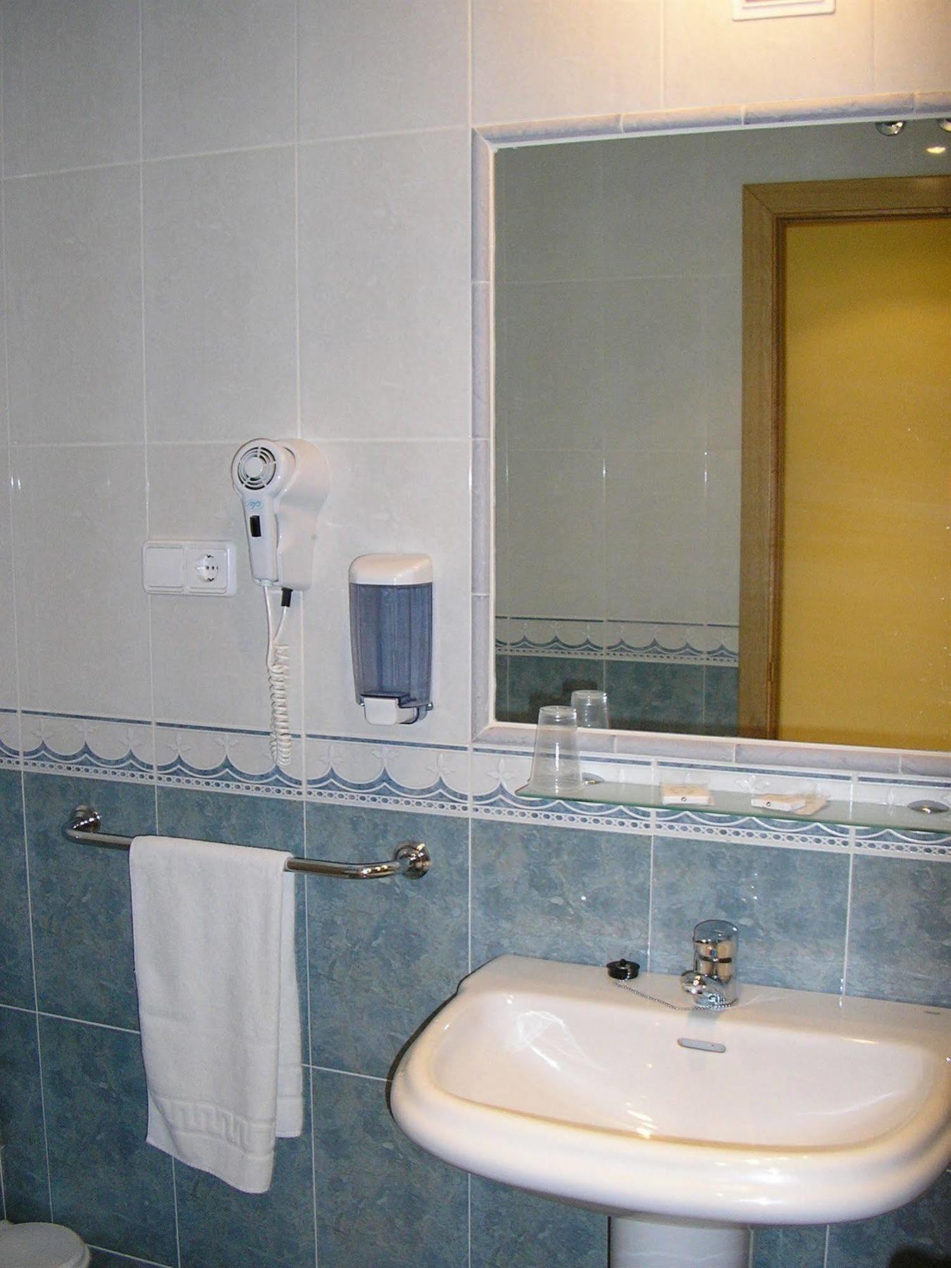 Hotel San Juan Revilla De Camargo Εξωτερικό φωτογραφία